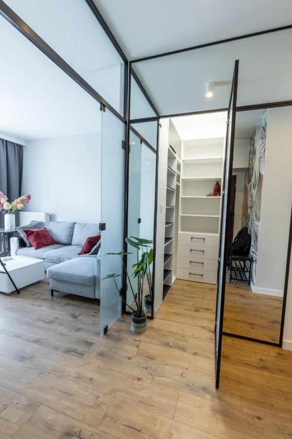 Bielany Apart Joanny Obok Metra Warschau Exterior foto