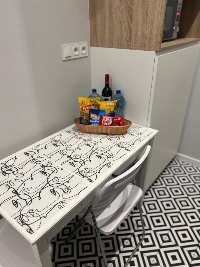 Bielany Apart Joanny Obok Metra Warschau Exterior foto