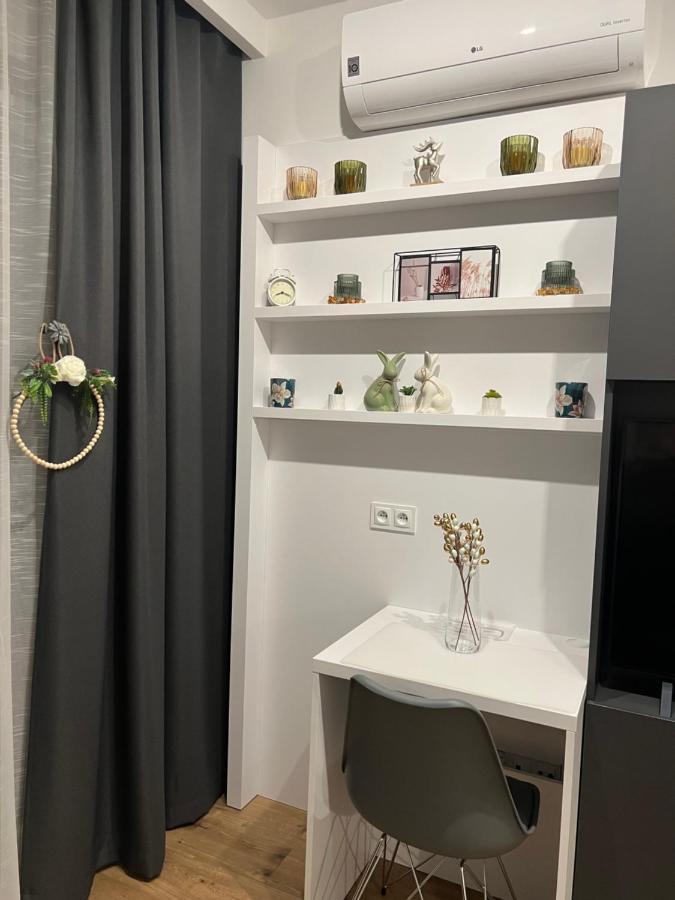 Bielany Apart Joanny Obok Metra Warschau Exterior foto